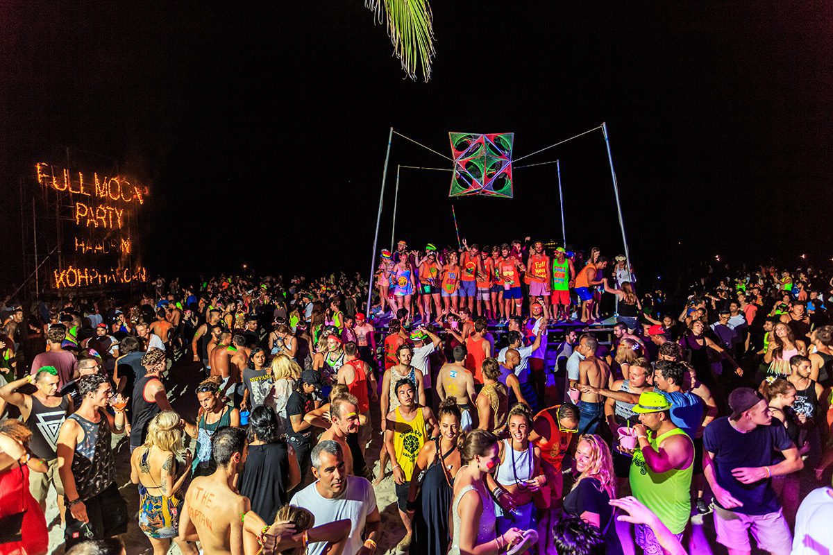 Full Moon Party Koh Phangan: Group Tour vs Private Tour from Koh Samui