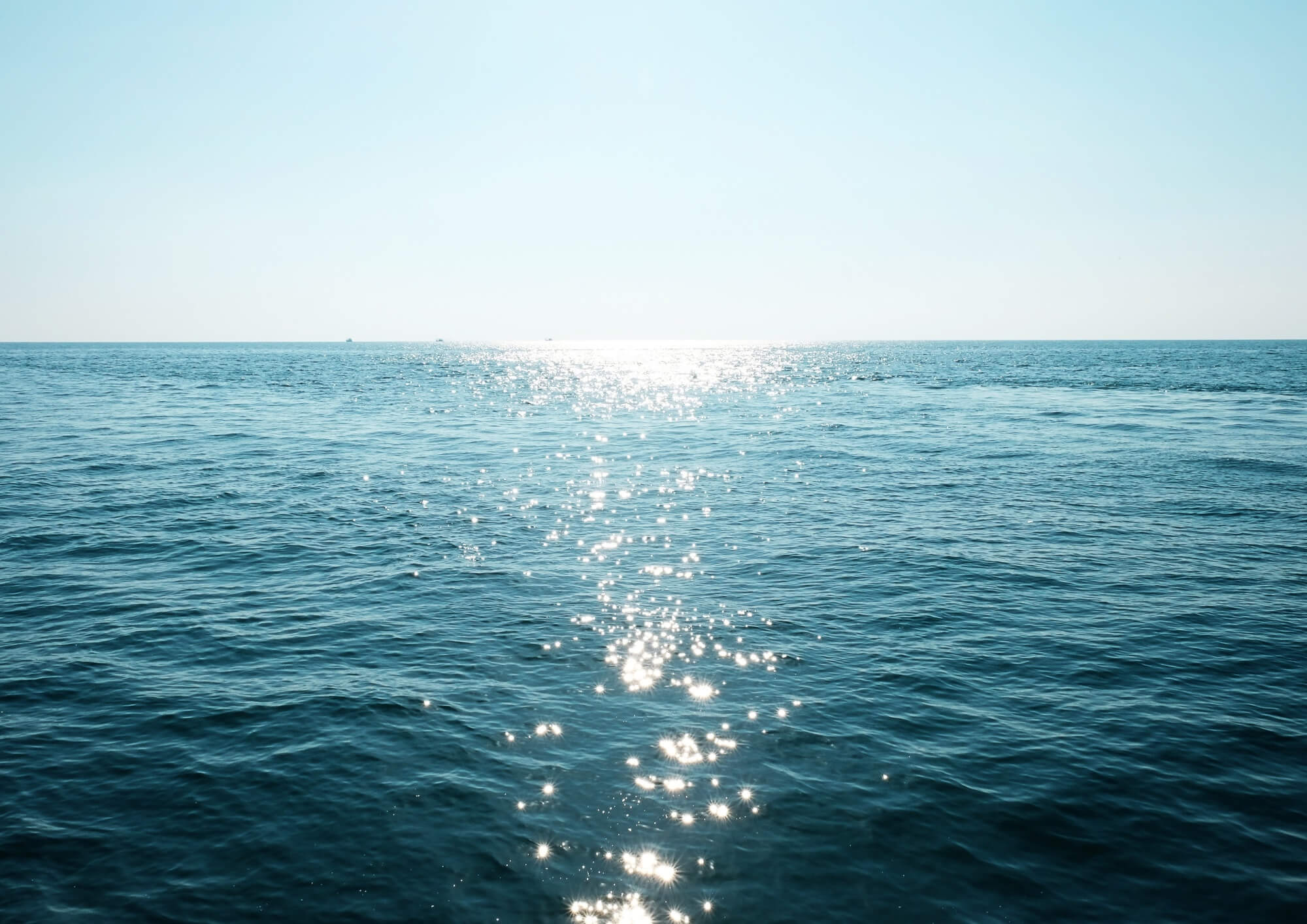 Beautiful image of sun hitting the ocean waves