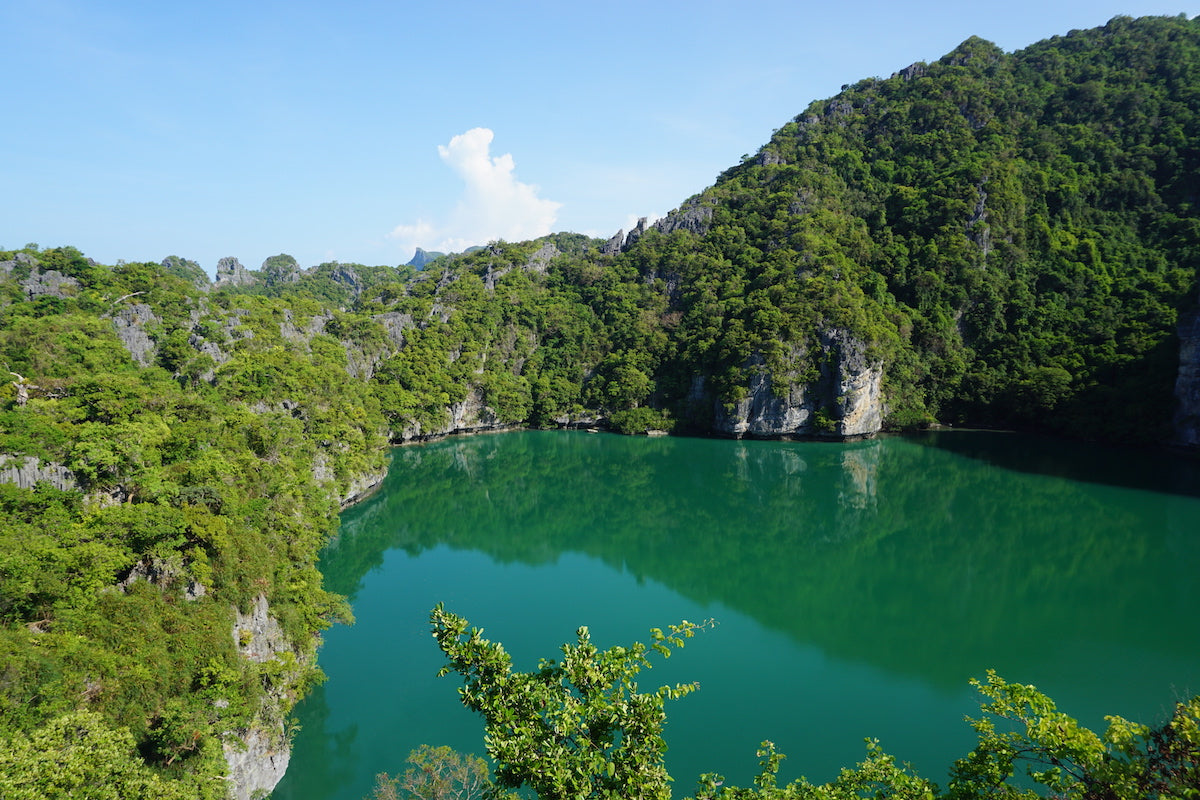 The Emerald Lake in Ang Thong 