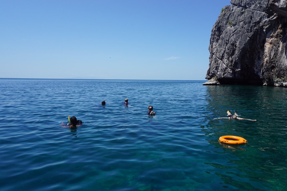 Group of guests snorkelling in Ang Thong, Thailand